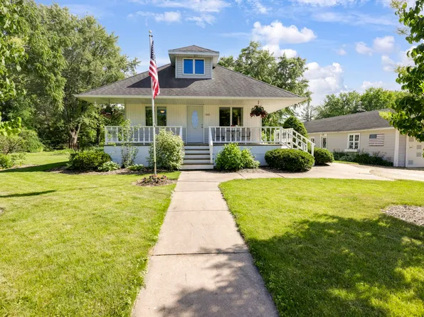 453 Wolf River Dr, Fremont, WI 54940