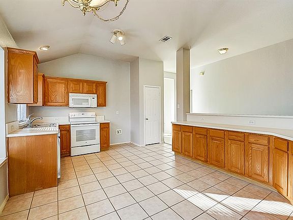 4th image of 5140 Evergreen Dr