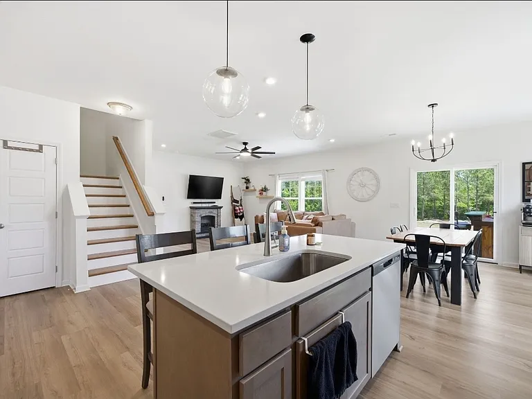 315 Enfield Dr — Photo 12