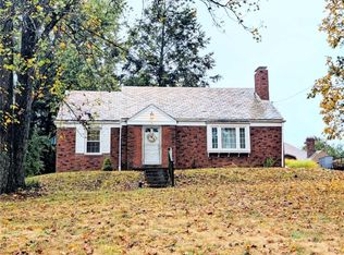 121 Richmond Cir, Pittsburgh, PA 15237