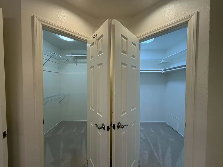 10 Venus Dr — Photo 54