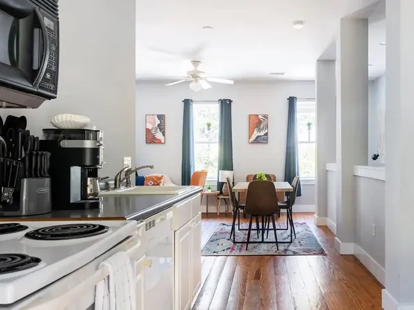 1115 Paris Ave #B, Pt Royal, SC 29935