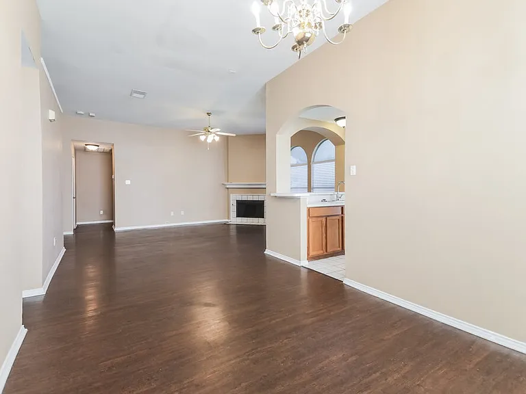 1626 Redwood Dr — Photo 5