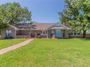 8 Burton Hill Dr, Weatherford, TX 76087