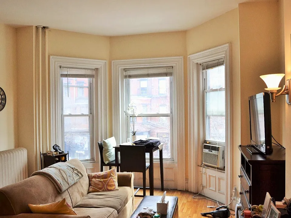 225 Newbury St #3F