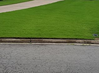 2 Brennan Ln, Little Rock, AR 72227