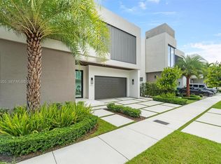 10536 NW 67th Ter, Doral, FL 33178