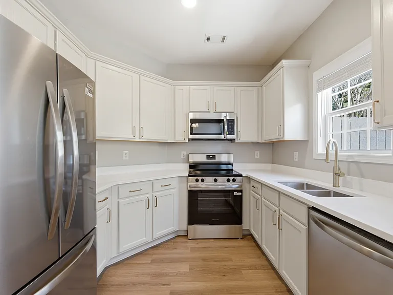 259 Derby Ct — Photo 6
