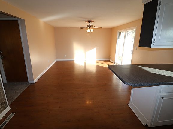 4th image of 7630 Blackshear Dr
