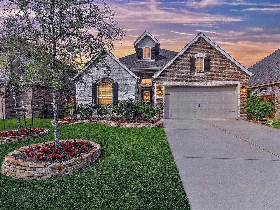 1st image of 24422 Peroni Dr