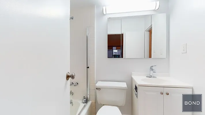 Rented by Bond New York | media 11