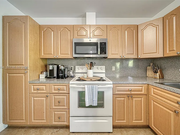 10600 SW 80th Ct — Photo 9