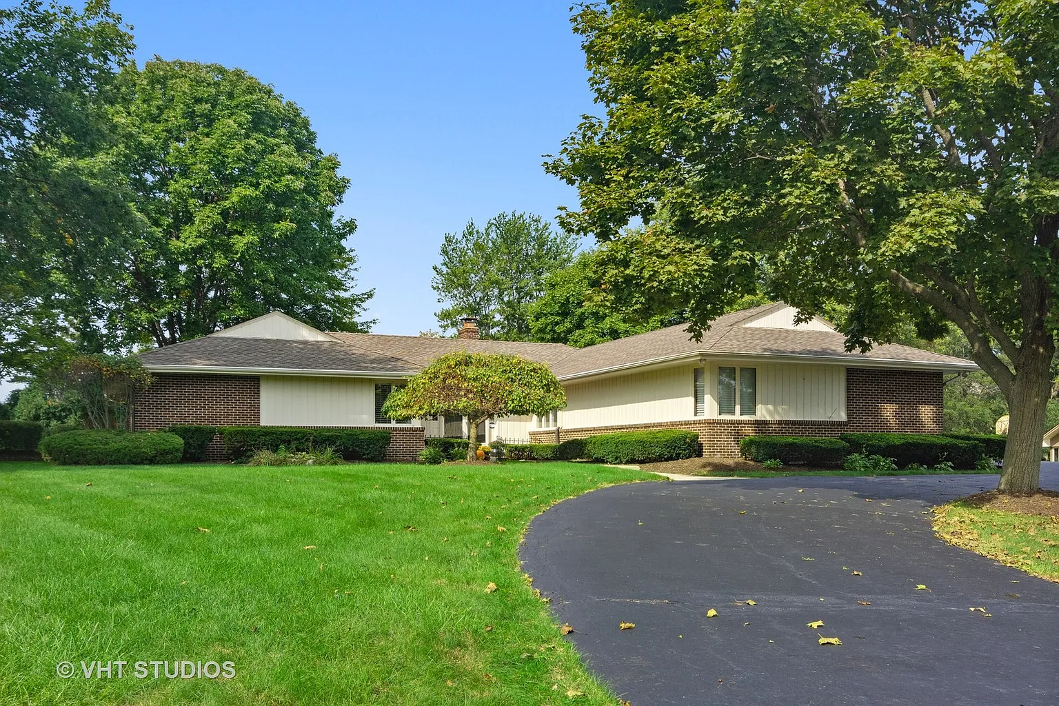 128 Colony Dr photo 1