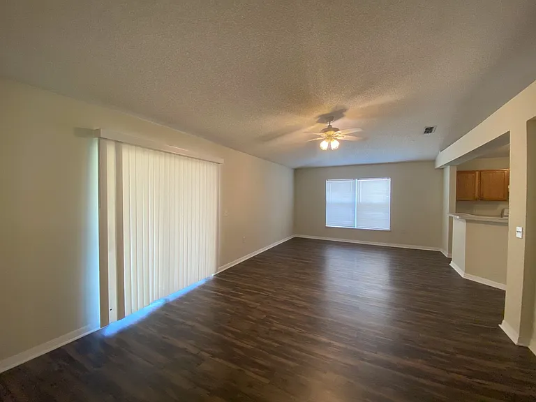 7327 N High Bluff Rd — Photo 5