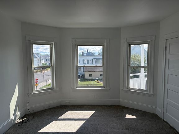 4th image of 136 Bremer St #2
