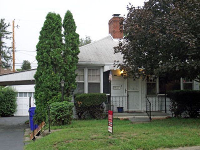 1st image of 1039 23rd St