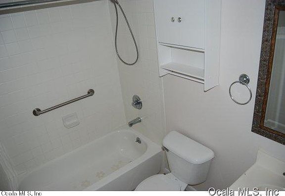 4th image of 812 SE 11th St