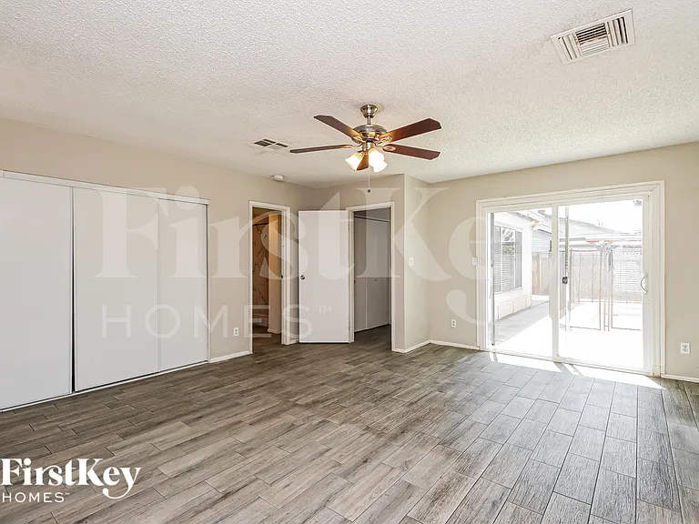 2030 E Aspen Ave — Photo 11