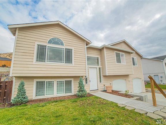 4th image of 3963 NE Blueridge Dr