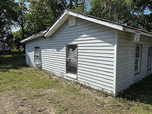 3rd image of 241 Aiken St