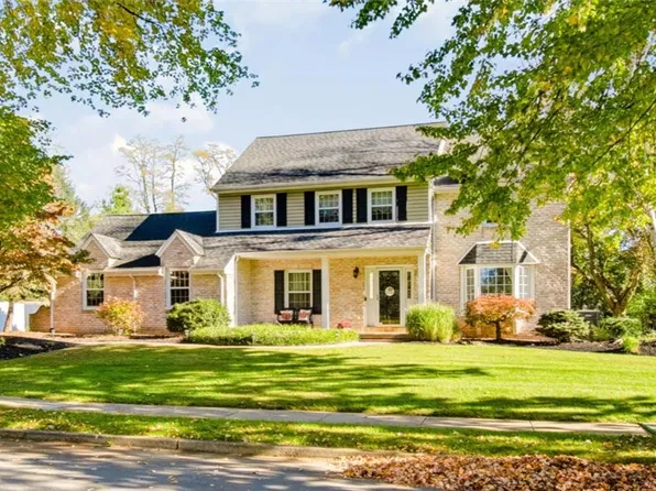 5041 Bridlepath Dr, Macungie, PA 18062