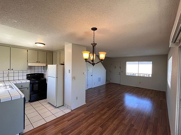 Dinning area, facing kitchen & living room.