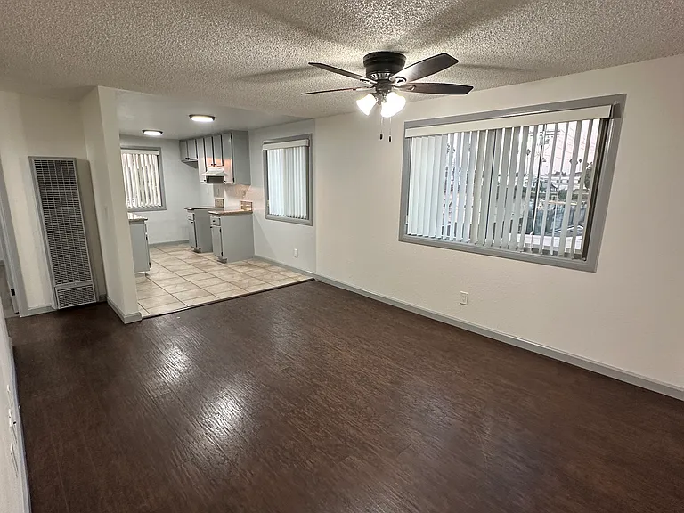 1033 Broad Ave #308 — Photo 3