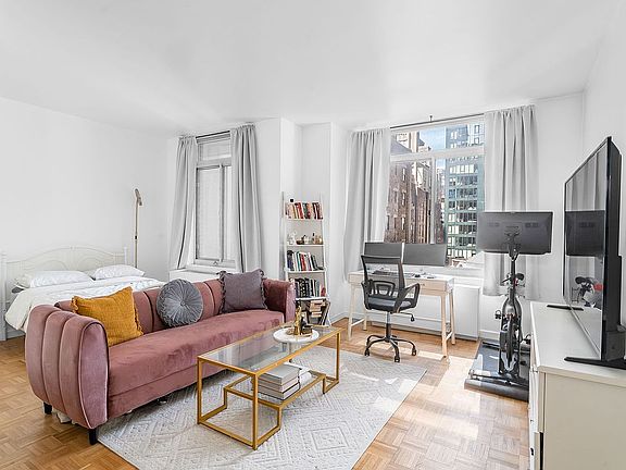 5th image of 145 E 48th St APT 15A