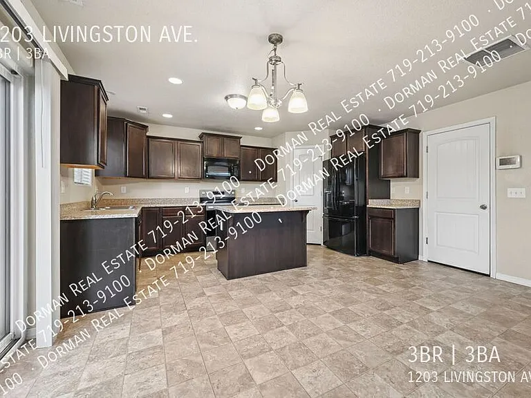 1203 Livingston Ave — Photo 5