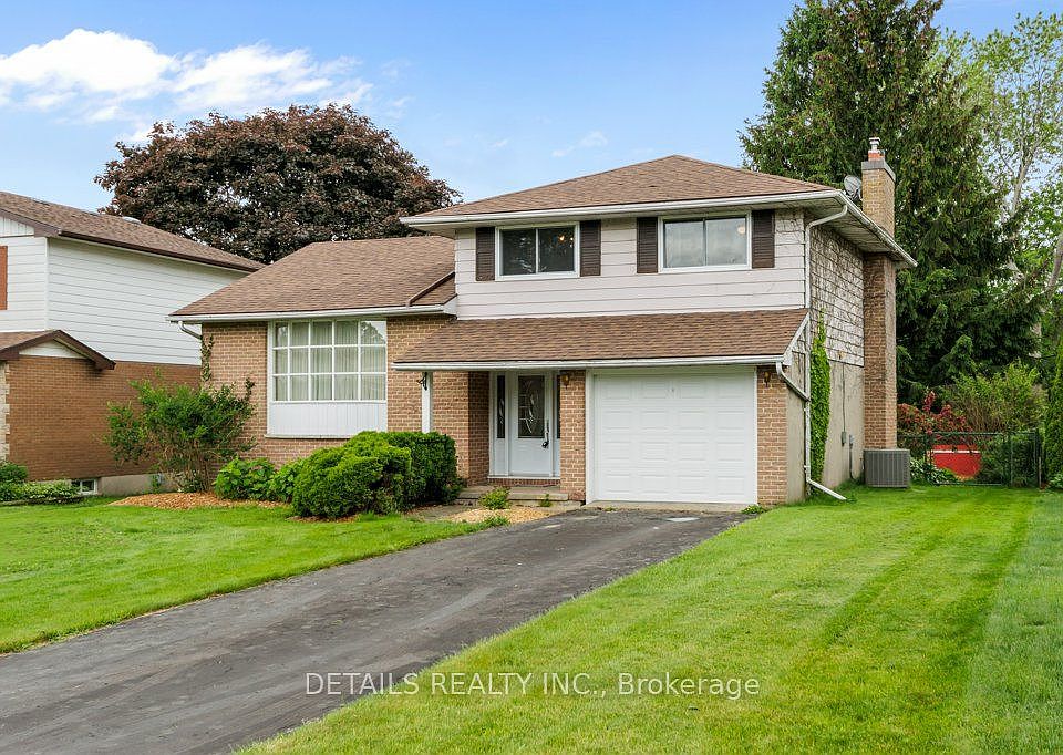 1st image of 899 Percy Cres