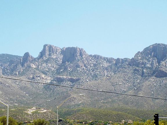 3rd image of 565 E Naranja Dr