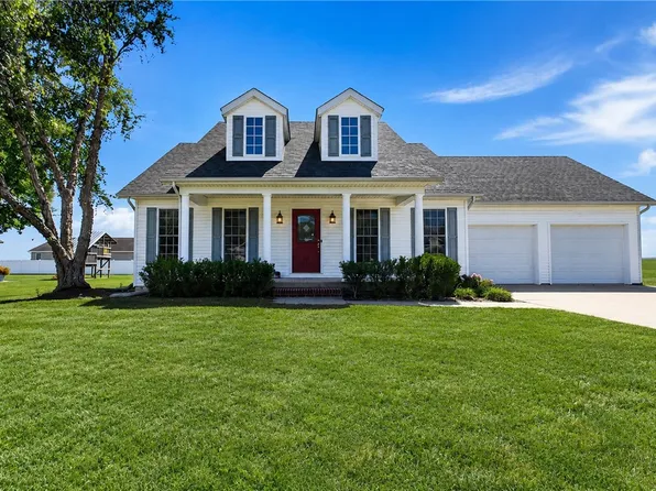 105 E Mount Vernon Ave, Effingham, IL 62401
