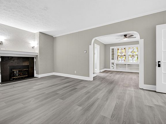 3rd image of 21007 Gardenview Dr