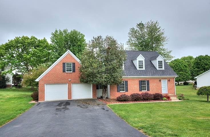 1st image of 152 Nottingham Ln