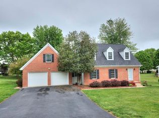 152 Nottingham Ln, Waynesboro, VA 22980