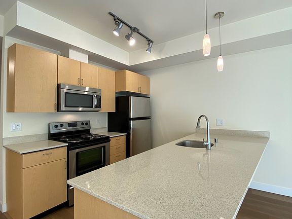 5th image of 2720 Hoyt Ave APT 132