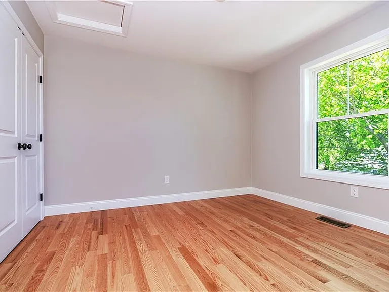 83 Cadora Ave — Photo 36