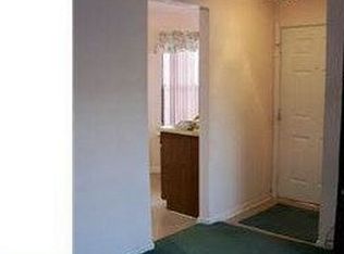 606 Barry Ct, Holland, PA