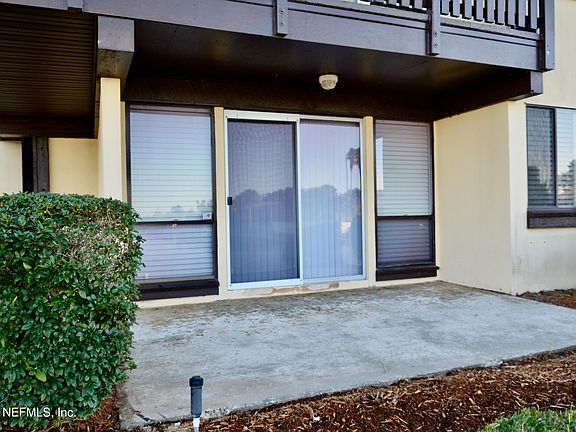 4th image of 60 Club House Dr APT 104