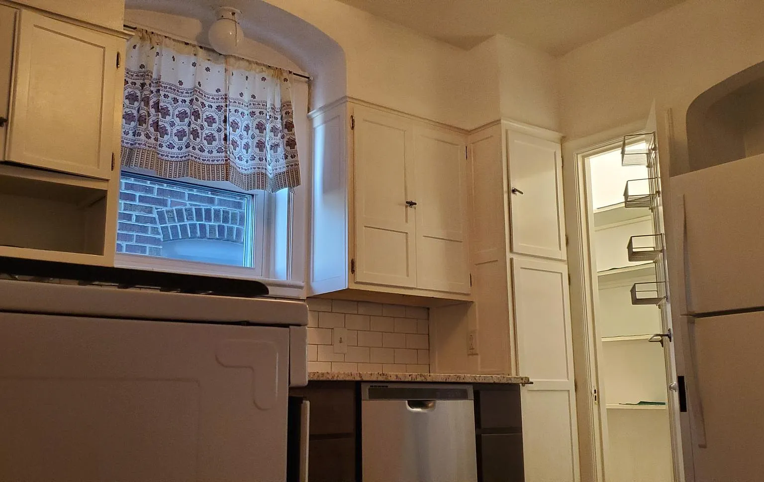 4945 Devonshire Ave — Photo 4
