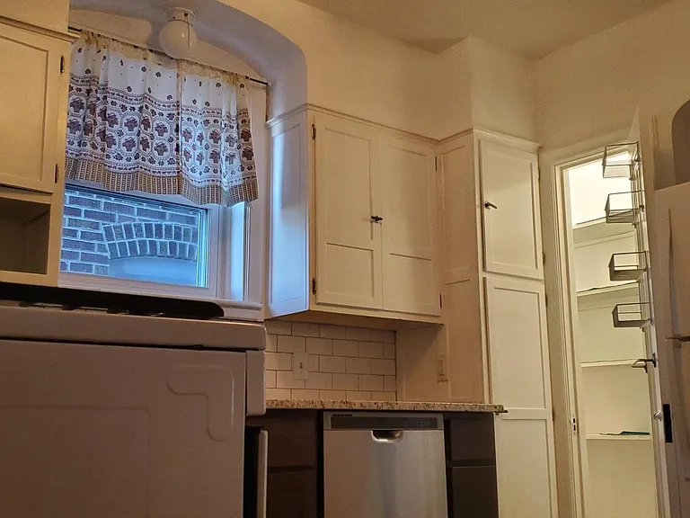 4945 Devonshire Ave #A — Photo 4