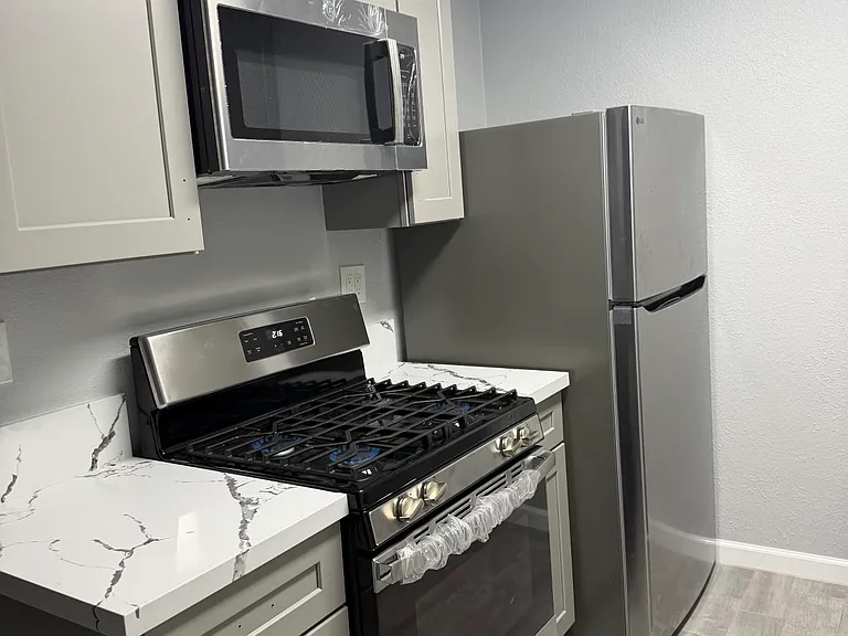 12541 Sunswept Ave #8 — Photo 4