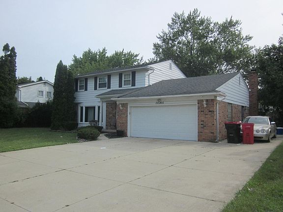 3rd image of 28400 Valley Forge St