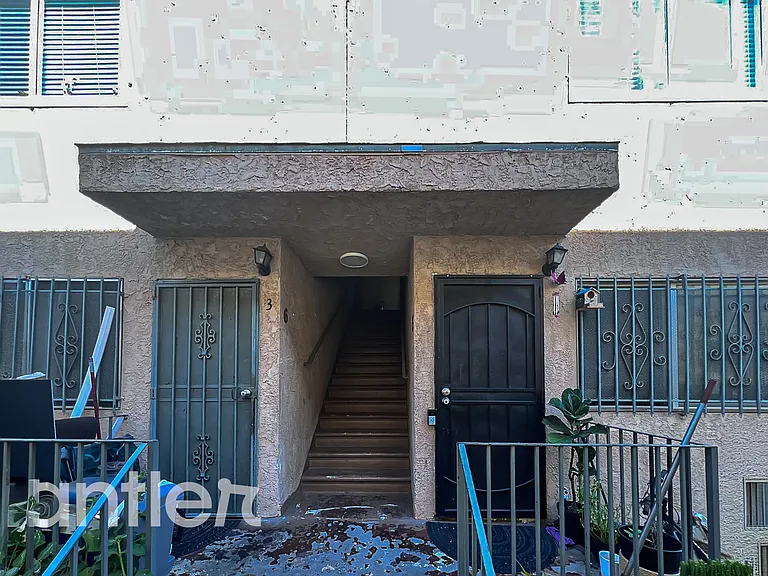 638 W 79th St #B5 — Photo 10