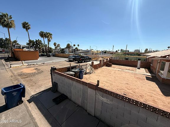 2nd image of 20 N Santa Barbara Drive