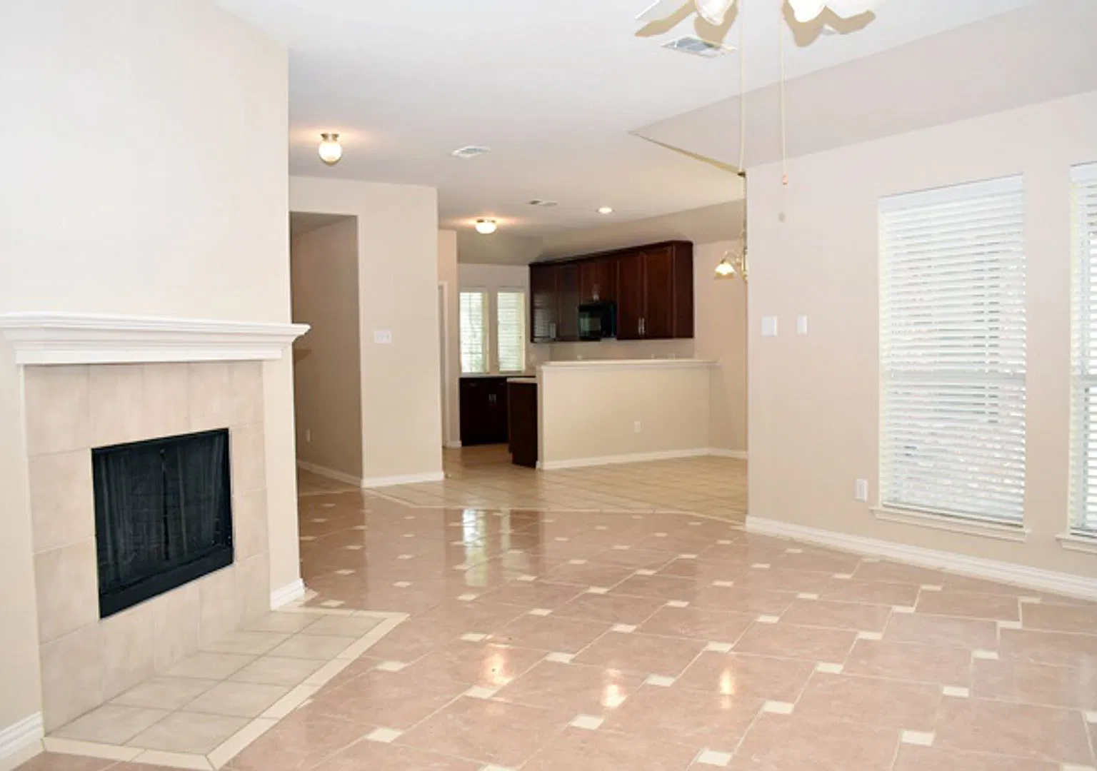 Wonderful 4-2-2 in N Ft. Worth, desirable Keller ISD! — Photo 3