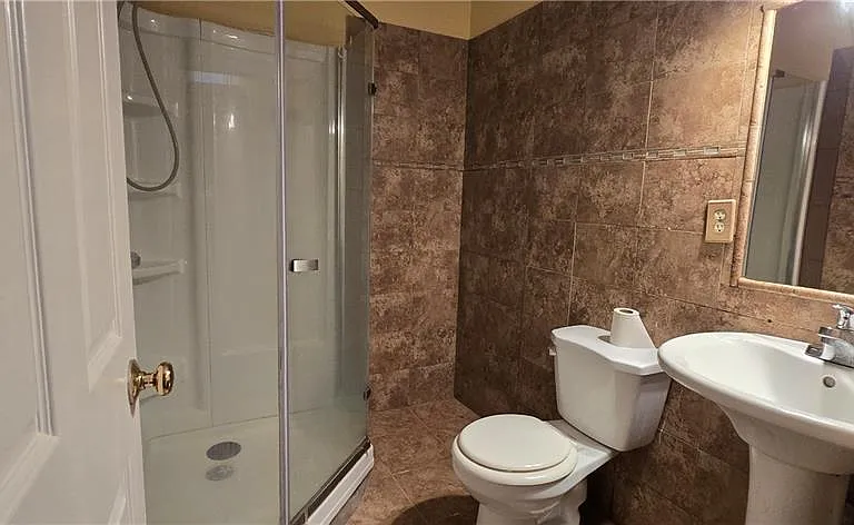 3811 Roxfield Dr — Photo 26