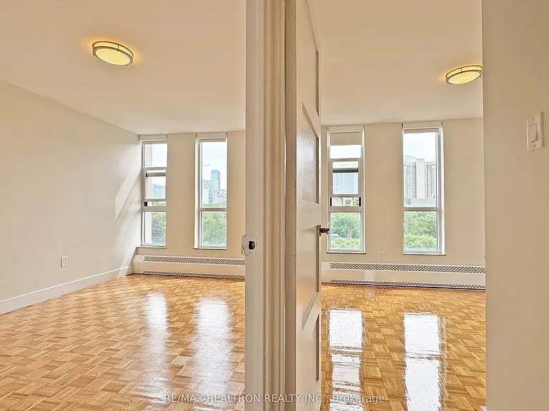 666 Spadina Ave #903 — Photo 7