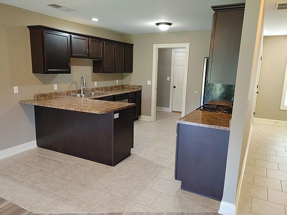 4th image of 6046 Lauren Ln