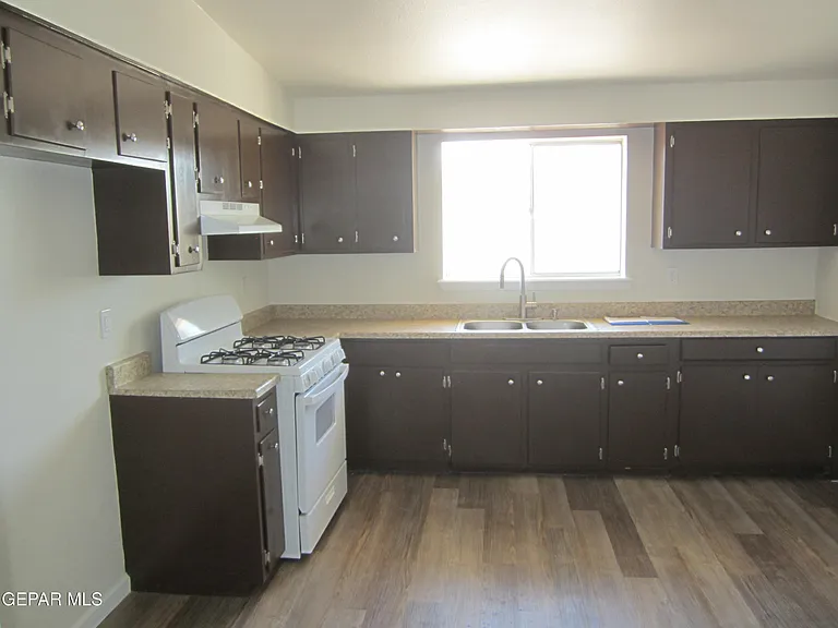 305 Corvena Way — Photo 12
